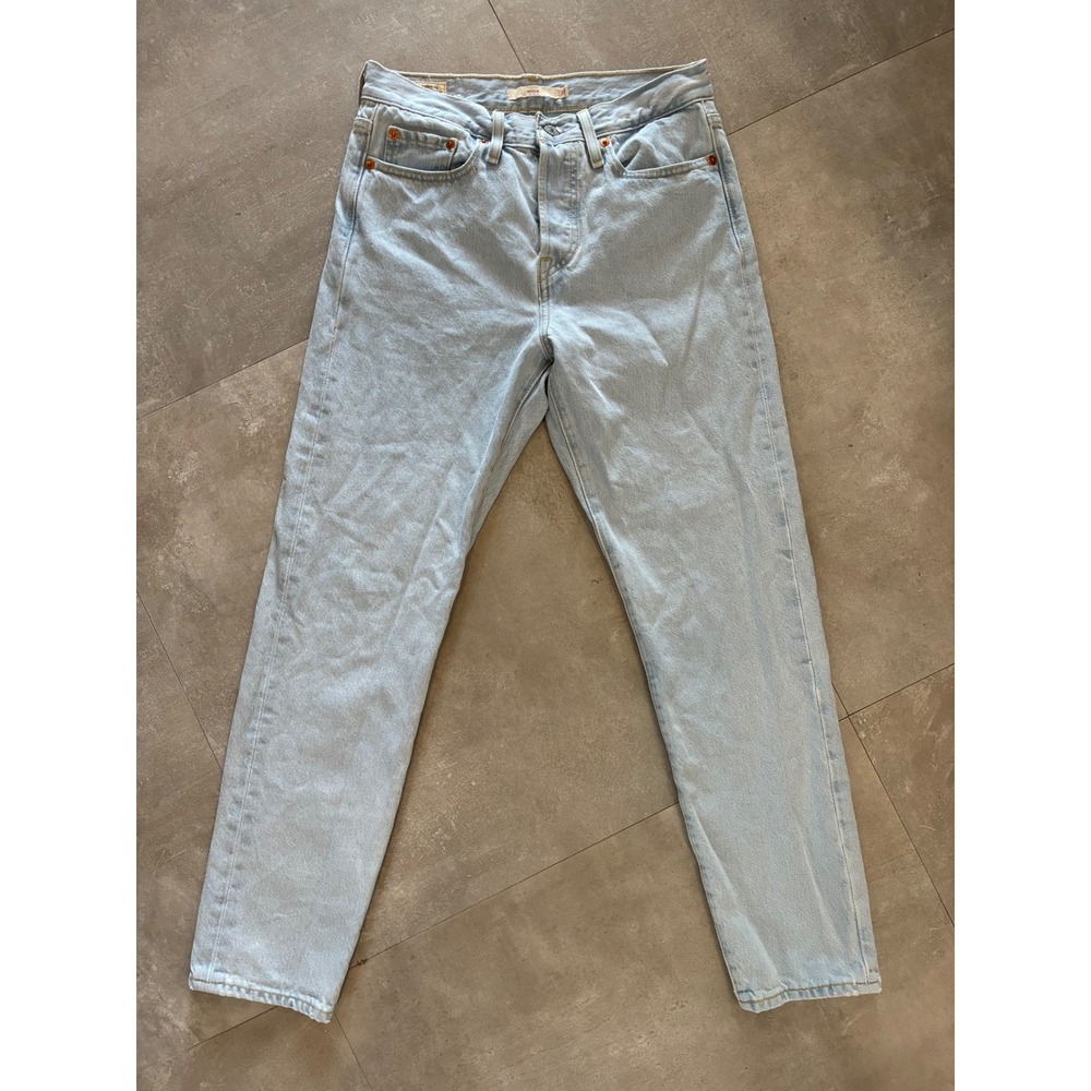 Levis Premium Wedgie Straight Leg Jeans Light Wash Blue Size 27